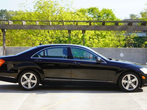 Used 2010 Mercedes-Benz S 550 4MATIC image 8