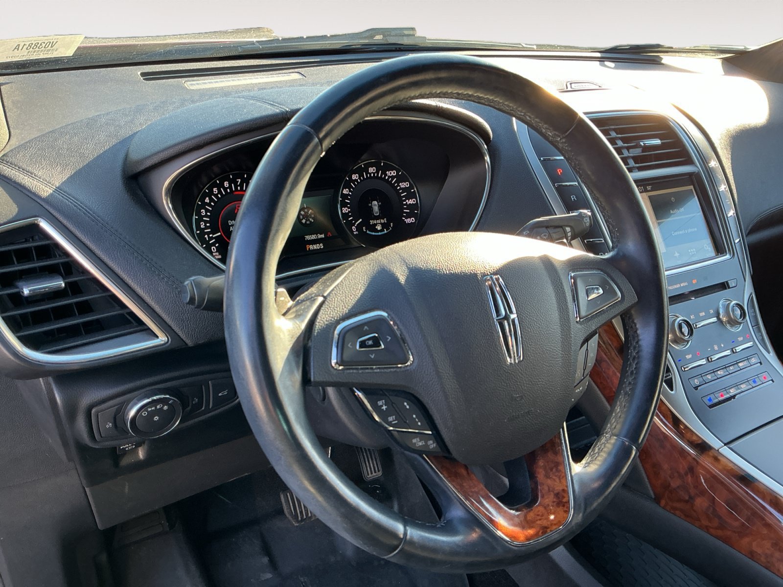 Used 2016 Lincoln MKX Reserve w/ Technology Package FWD image 10