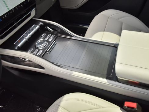 New 2026 Lincoln Nautilus Premier w/ Equipment Group 102A AWD/4WD image 32