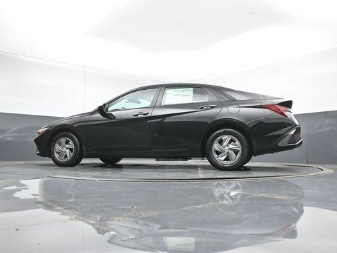New 2026 Hyundai Elantra SE FWD image 12