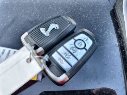 Used 2022 Ford Mustang Shelby GT500 w/ Technology Package image 27