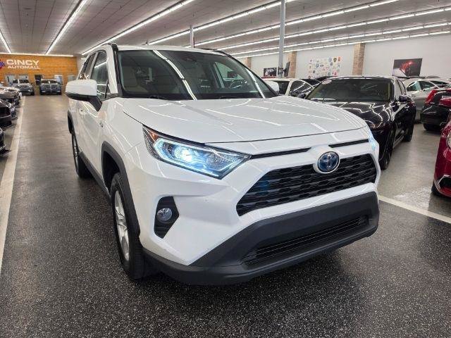 Used 2021 Toyota RAV4 XLE w/ Convenience Package AWD/4WD image 4