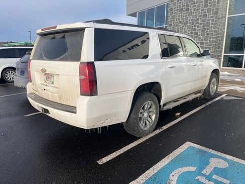 Used 2018 Chevrolet Suburban LT image 4