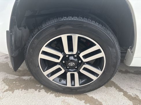 Used 2022 Toyota 4Runner Limited AWD/4WD image 35