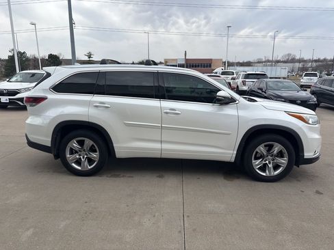 Used 2015 Toyota Highlander Limited Platinum image 4