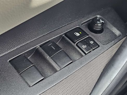 Used 2022 Toyota Corolla LE FWD image 21