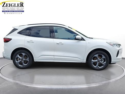 Used 2024 Ford Escape ST-Line Select AWD/4WD image 4