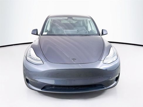 Used 2021 Tesla Model Y Long Range image 8