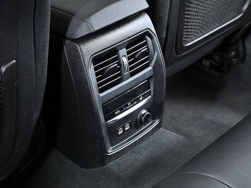 Used 2019 BMW 330i xDrive Sedan w/ Driving Assistance Package image 33