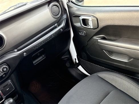 Used 2022 Jeep Wrangler Unlimited Sport image 17
