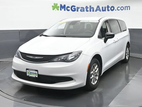 Used 2024 Chrysler Voyager LX FWD image 27