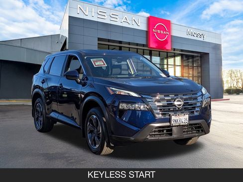 Certified 2025 Nissan Rogue SV image 2