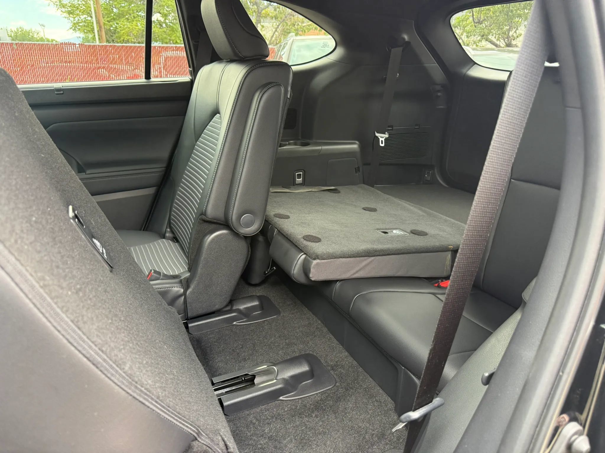 Used 2025 Toyota Highlander XSE AWD/4WD image 17
