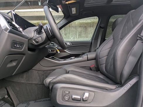 Used 2026 BMW X5 xDrive40i w/ Premium Package image 4