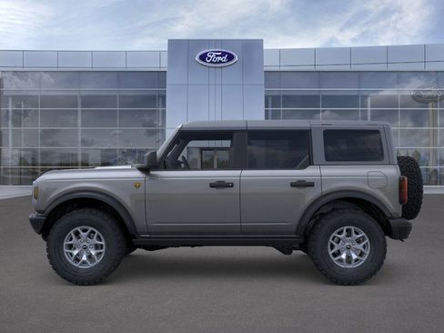 New 2025 Ford Bronco Badlands image 3
