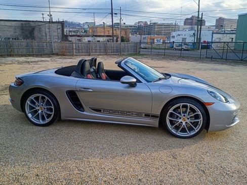 Used 2024 Porsche 718 Boxster image 16