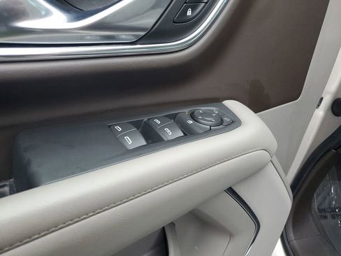 Used 2023 GMC Yukon XL SLE w/ Gmc Pro Safety Plus Package image 13