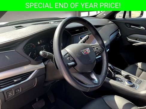 Used 2023 Cadillac XT4 Premium Luxury image 16