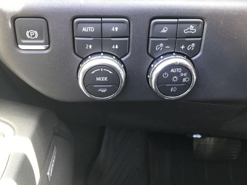 Used 2026 GMC Sierra 1500 Elevation AWD/4WD image 32