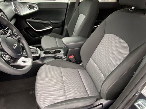 Used 2023 Kia Soul LX w/ Option Group 015 image 18