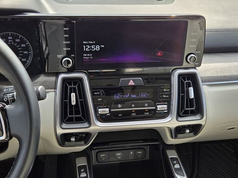 Certified 2023 Kia Sorento X-Line EX image 23