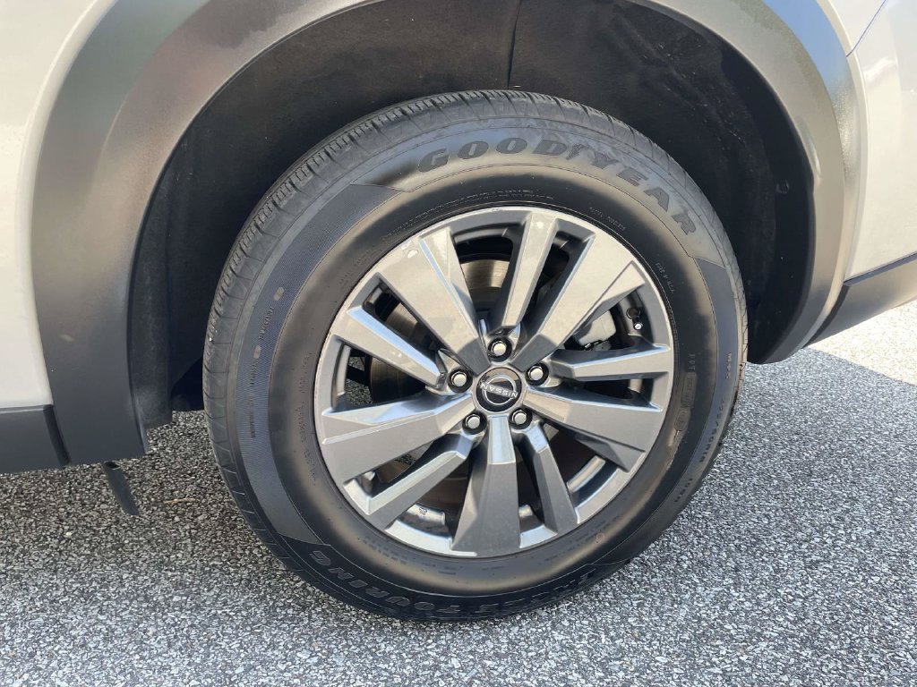 Used 2025 Nissan Pathfinder SV FWD image 10