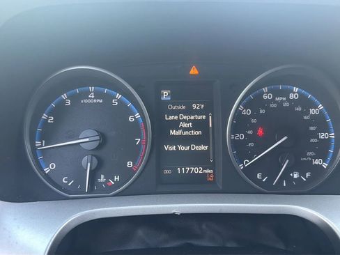 Used 2017 Toyota RAV4 LE AWD/4WD image 20