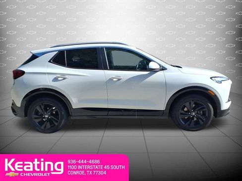 Used 2024 Buick Encore GX Sport Touring FWD image 4