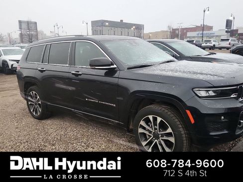 Used 2024 Jeep Wagoneer L Series II w/ Flexible Seating Group image 1