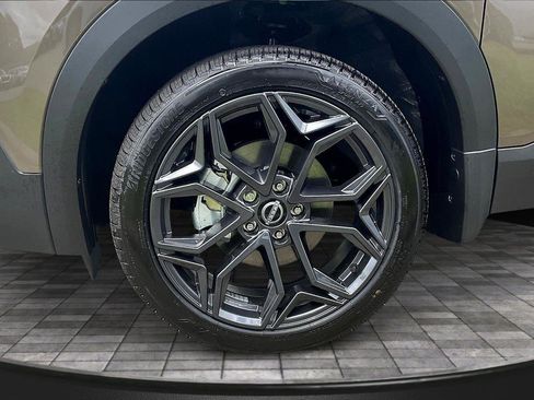 New 2025 Nissan Kicks SR image 11