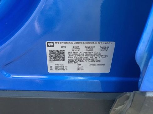 Used 2024 GMC Terrain SLT image 32