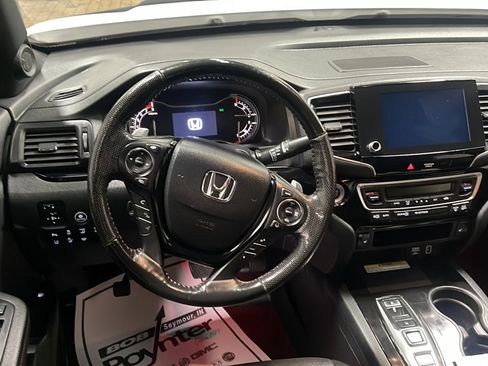 Used 2023 Honda Ridgeline Black Edition image 3