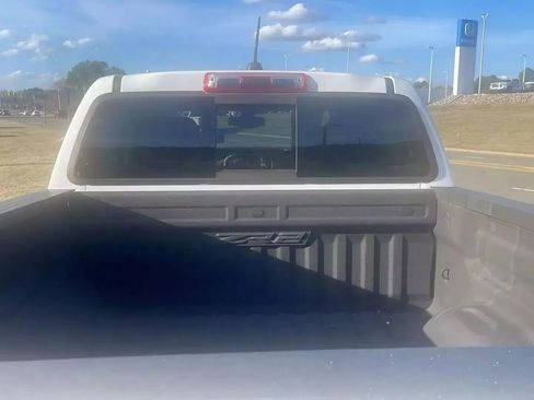 Used 2018 Chevrolet Colorado ZR2 image 8