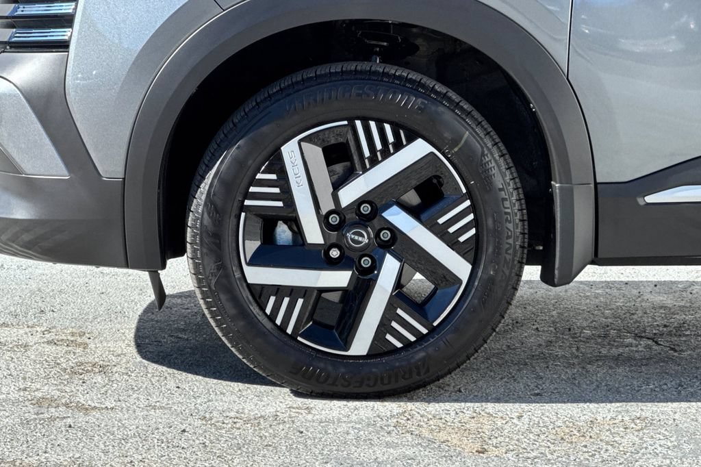 Used 2026 Nissan Kicks SV FWD image 25