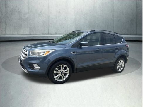 Used 2018 Ford Escape SE w/ SE Sync 3 Package FWD image 1