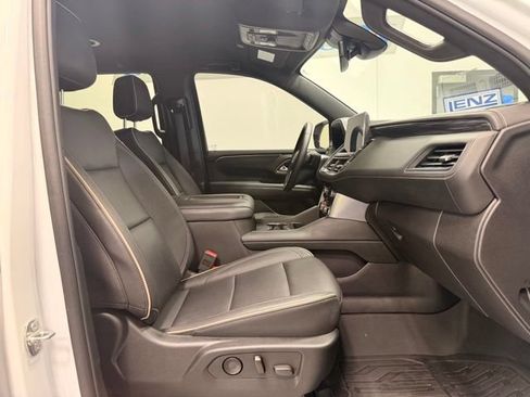 Used 2024 GMC Yukon SLT w/ SLT Luxury Package AWD/4WD image 20
