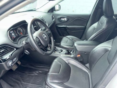 Used 2021 Jeep Cherokee Latitude Plus image 9