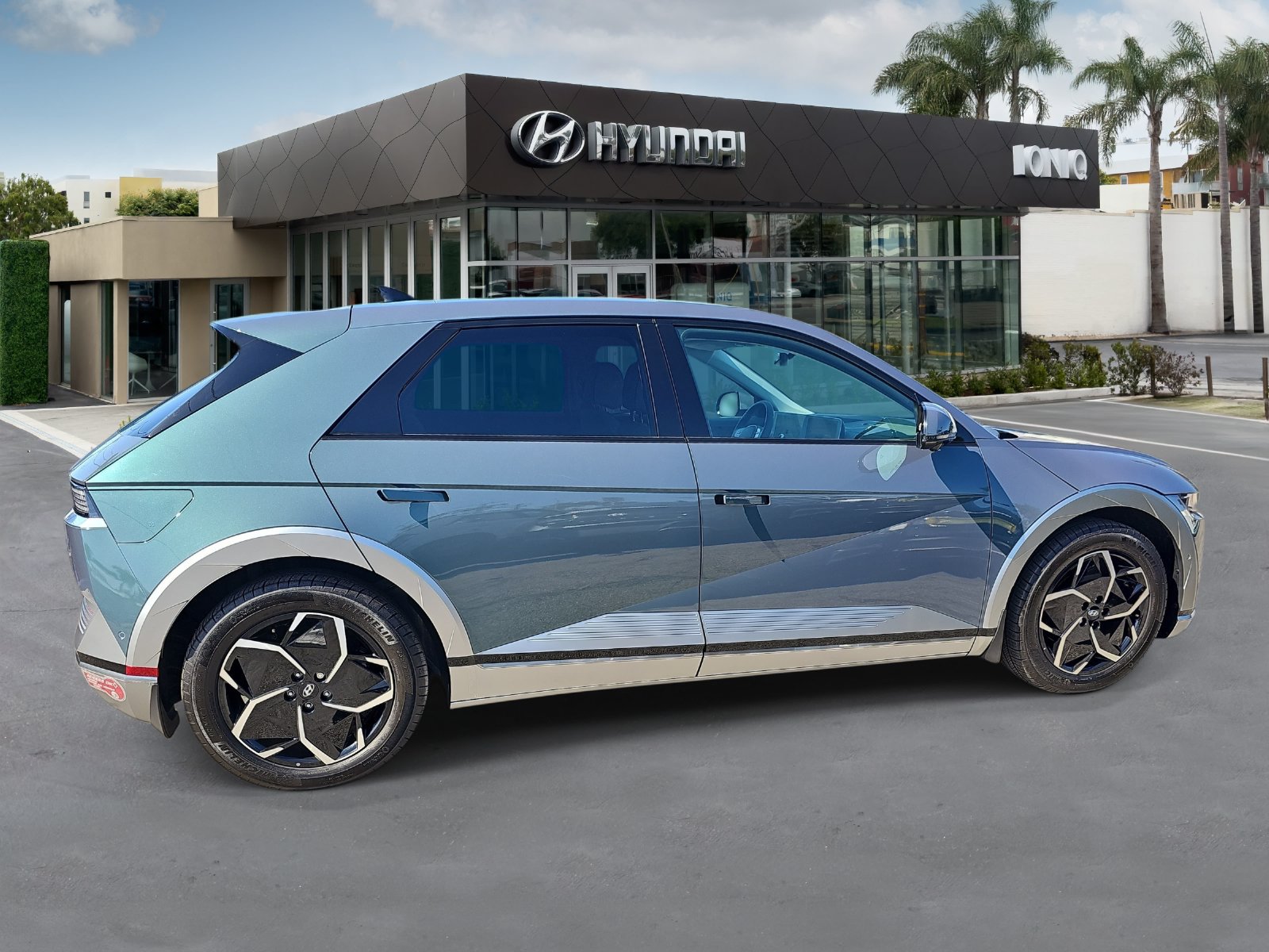 Certified 2024 Hyundai Ioniq 5 Limited RWD image 2