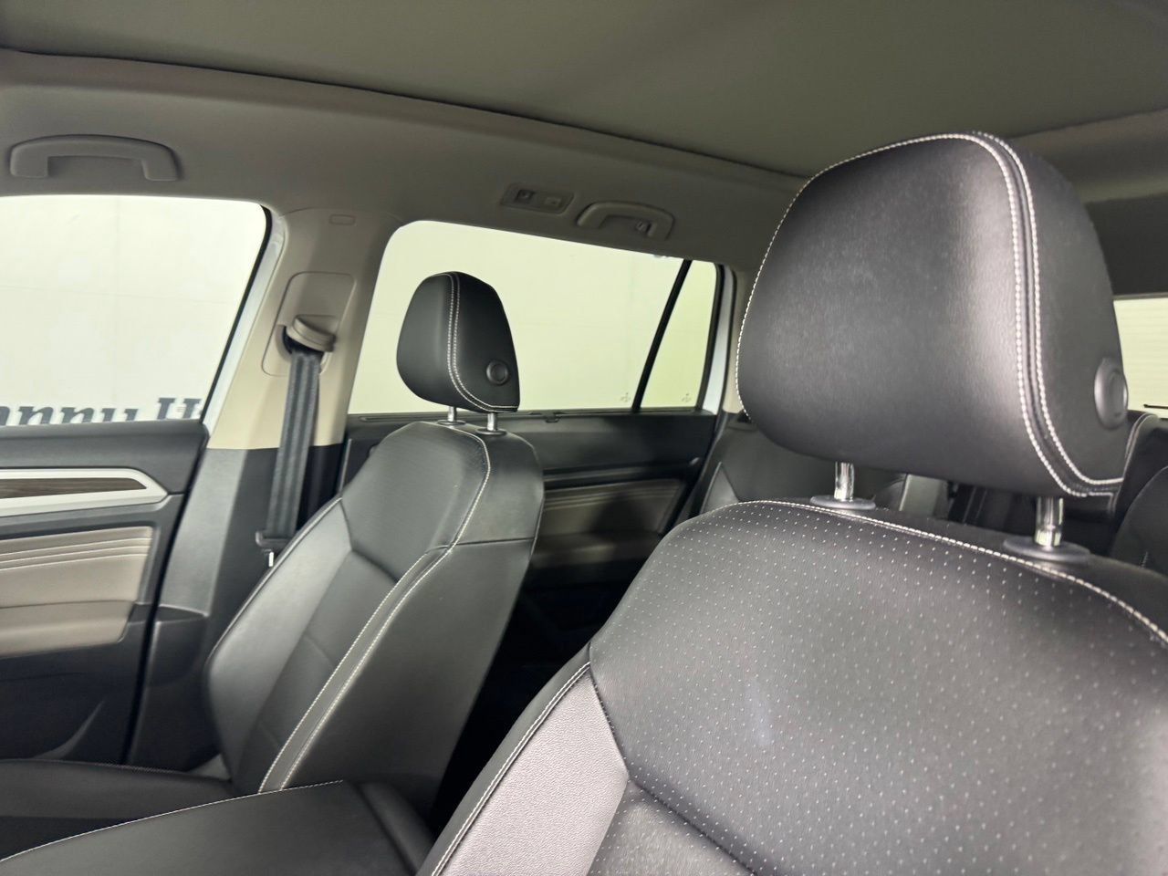 Used 2023 Volkswagen Atlas SE w/ Panoramic Sunroof Package FWD image 10