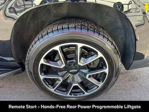Used 2023 Chevrolet Suburban RST w/ Luxury Package AWD/4WD image 17