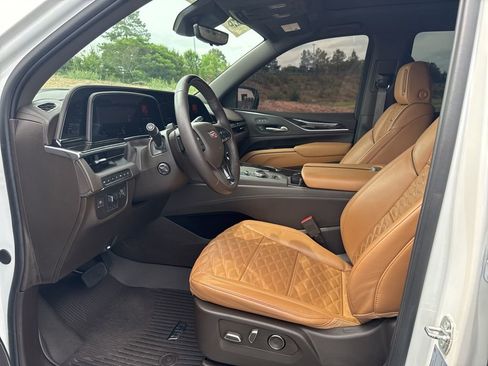 Used 2023 Cadillac Escalade Sport w/ Touring Package AWD/4WD image 14