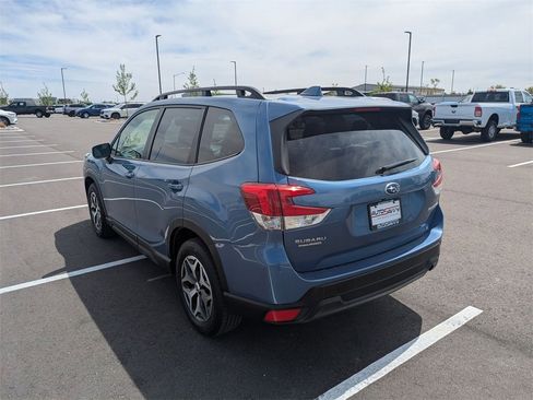 Used 2023 Subaru Forester Premium image 6