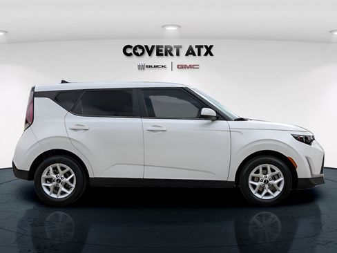 Used 2023 Kia Soul LX w/ LX Technology Package FWD image 8