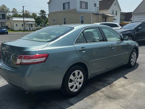 Used 2010 Toyota Camry LE image 8