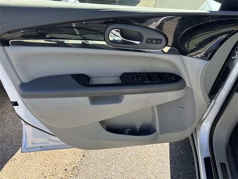 Used 2016 Buick Enclave Leather w/ Trailering Package image 25