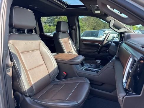 Used 2023 GMC Sierra 1500 Denali w/ Denali Reserve Package AWD/4WD image 28