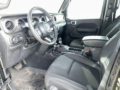 Used 2023 Jeep Wrangler Unlimited w/ Sun & Screen Package image 6