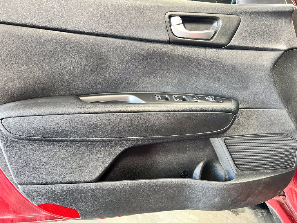 Used 2020 Kia Optima SE FWD image 21