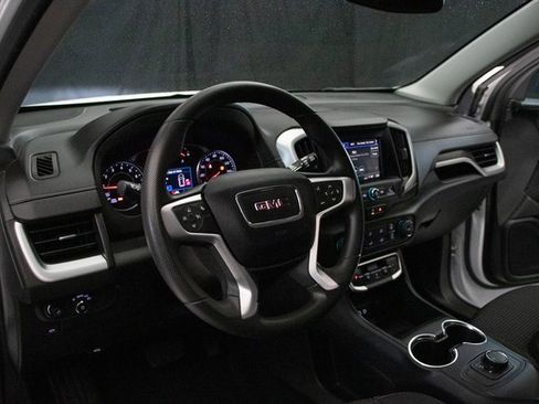 Used 2024 GMC Terrain SLE image 23