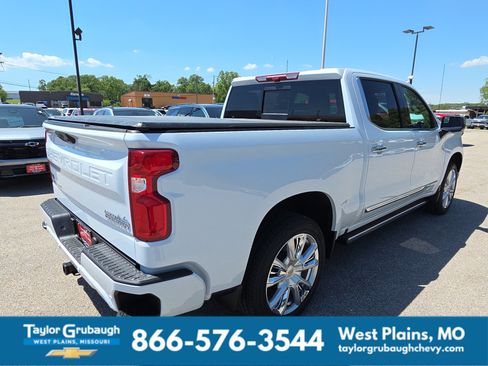 New 2026 Chevrolet Silverado 1500 High Country w/ Technology Package AWD/4WD image 10
